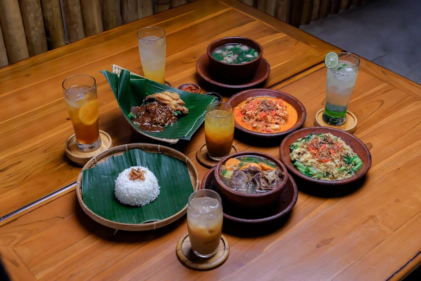Caping Resto Borobudur: Cafe di Tengah Sawah Dekat Candi dan Gereja Ayam