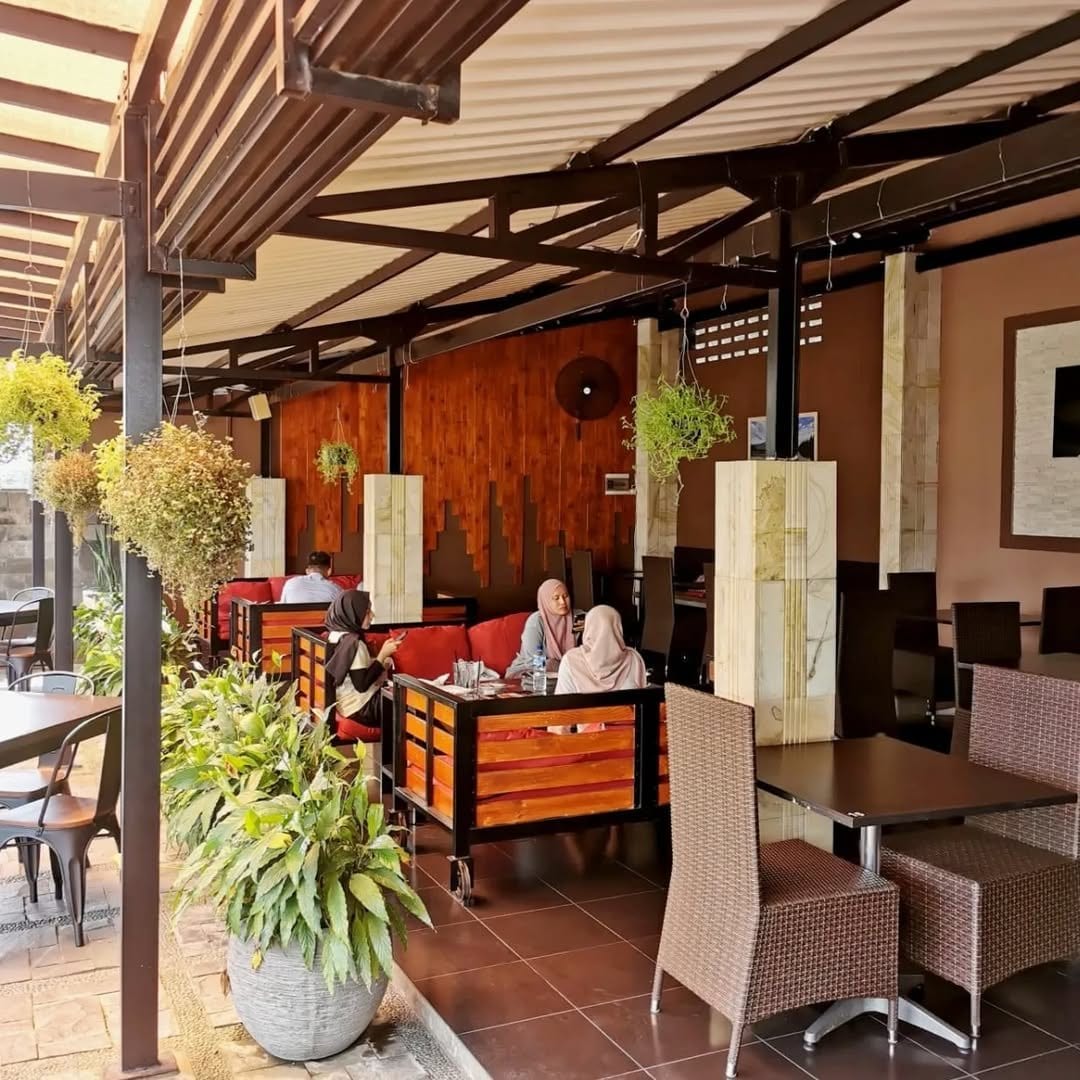 Bond Cafe — Magelang