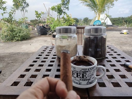 Rooftop kopinoti&Eatery — Magelang