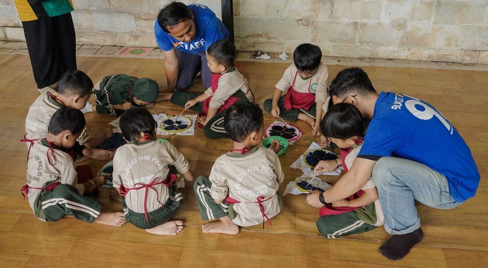 Anak belajar membatik mengasah kreativitas di Kedai Bukit Rhema