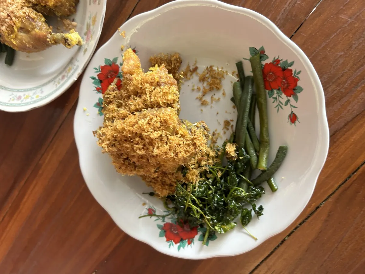 Ayam goreng berempah Sambal Bara Nusantara Sawitan