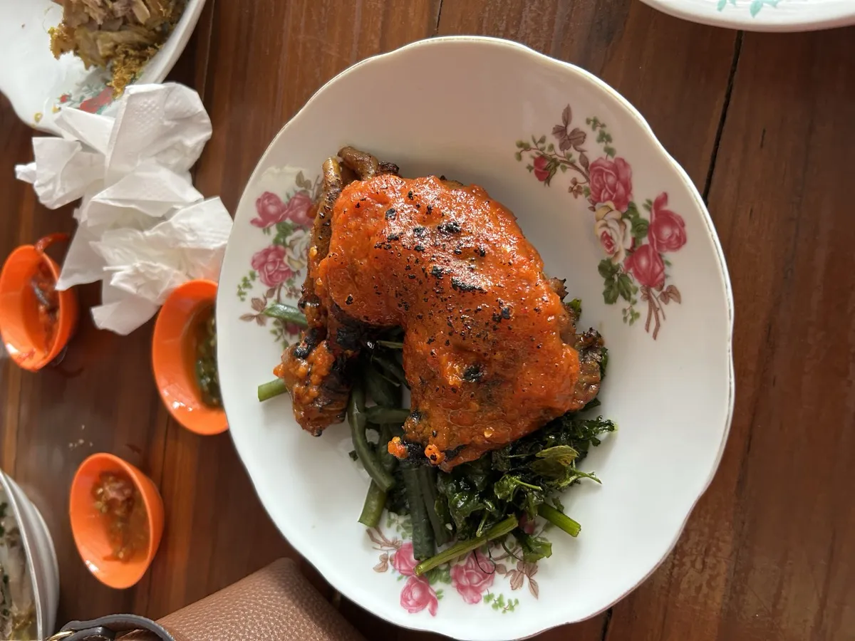 Ayam goreng bakar Sambal Bara Nusantara Sawitan